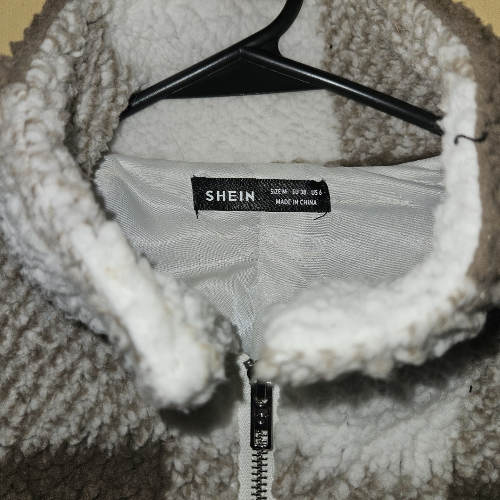 Cropped jacket - Picture 2 of 3
